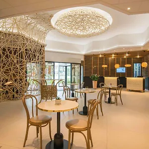 Novotel Arenas Aeroport Hotell